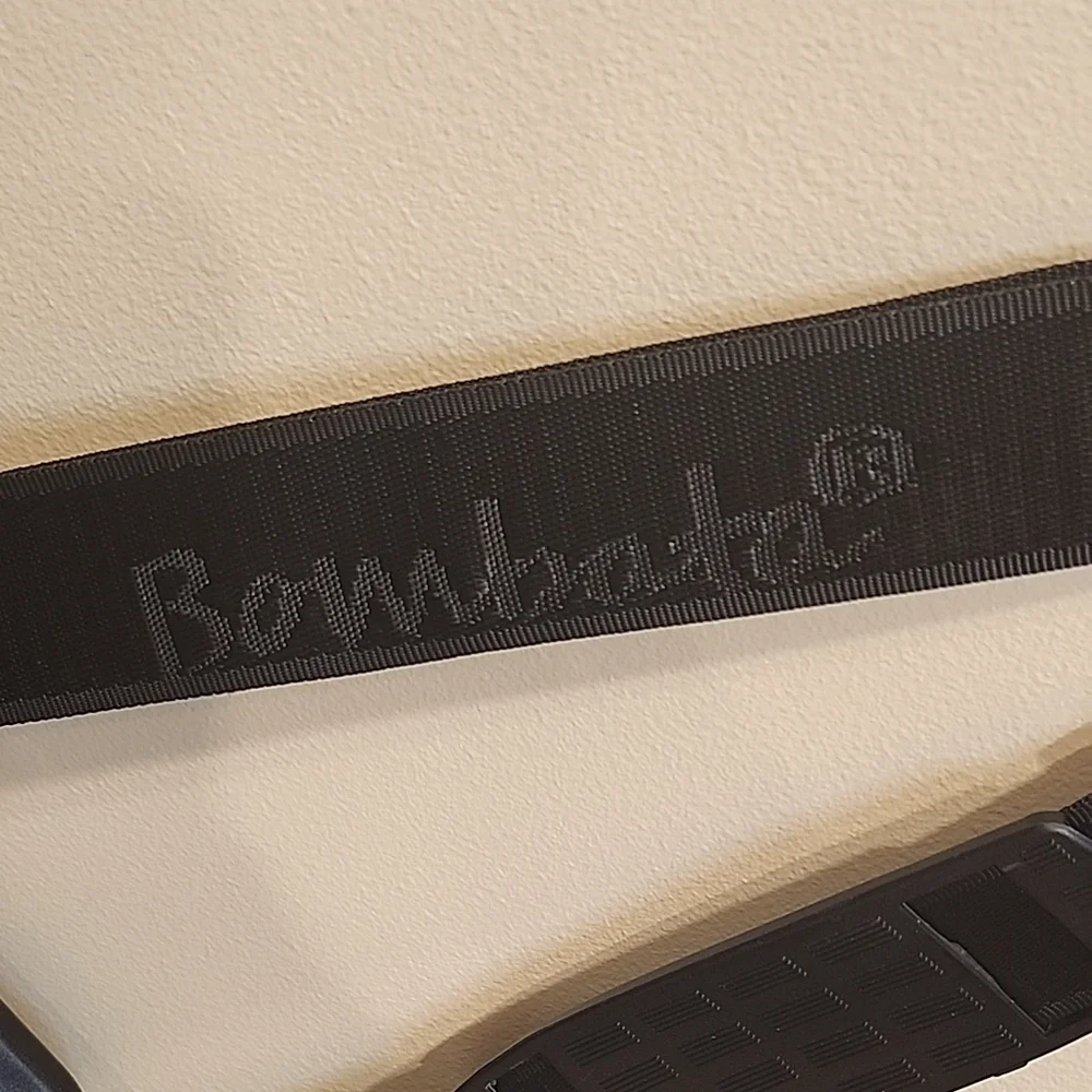Bombata Elegant Black Crocodile Pattern Laptop Bag